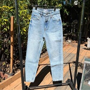 Zara Straight Leg Jeans Tapered Light Wash Size 34 US 2